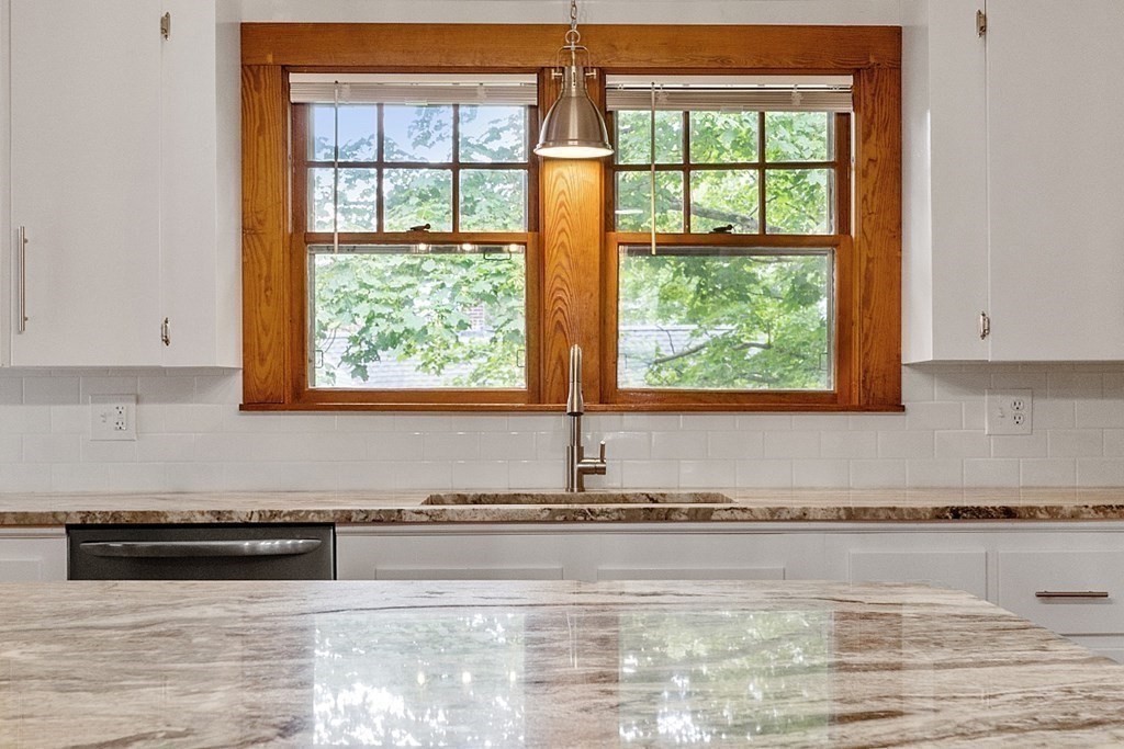 11 Curtis Hill Road Charlton, MA 01507 - Photo 7 of 40 Gallery Image 7