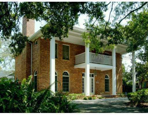 2913 West Hawthorne Road Tampa, FL 33611 - Photo 1 of 1 Exterior Front