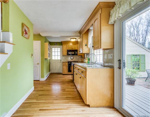 22 Upton Road Westborough, MA 01581 - Photo 7 of 30 Gallery Image 7