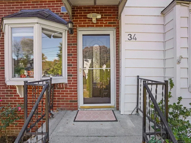 $699,500 | 34 Bradley Place, Unit 34, Stamford, CT 06905