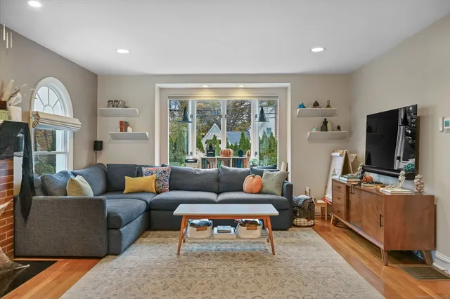 $699,500 | 34 Bradley Place, Unit 34, Stamford, CT 06905