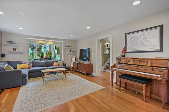 $699,500 | 34 Bradley Place, Unit 34, Stamford, CT 06905