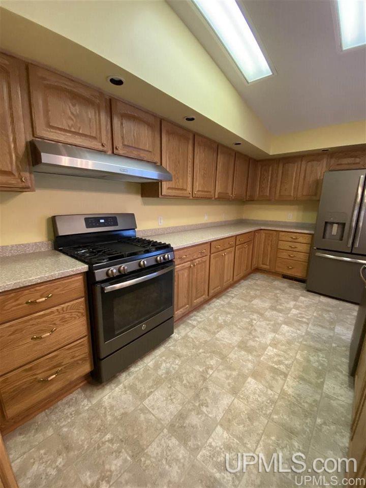 66 Tipperary Road Gladstone, MI 49837 - Photo 8 of 41 Gallery Image 8