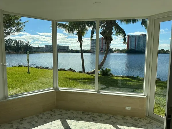 $2,700 | 1302 Northeast 191st Street, Unit A114, Miami, FL 33179