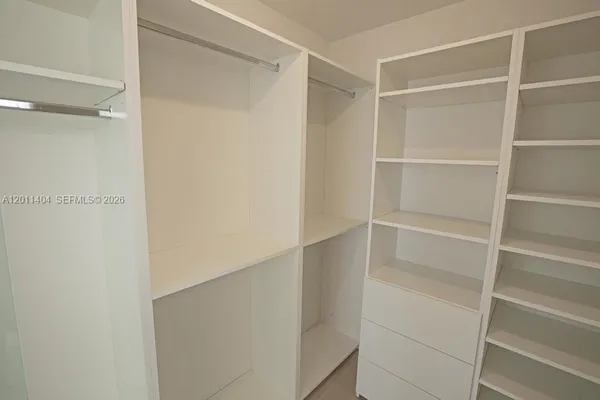 $2,700 | 1302 Northeast 191st Street, Unit A114, Miami, FL 33179