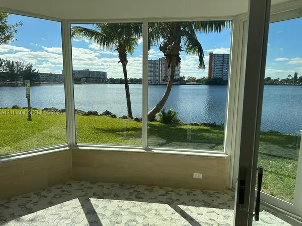 $2,700 | 1302 Northeast 191st Street, Unit A114, Miami, FL 33179