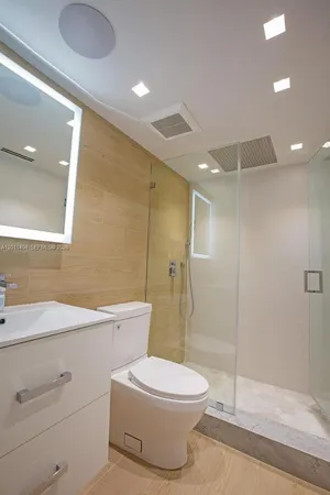 $2,700 | 1302 Northeast 191st Street, Unit A114, Miami, FL 33179