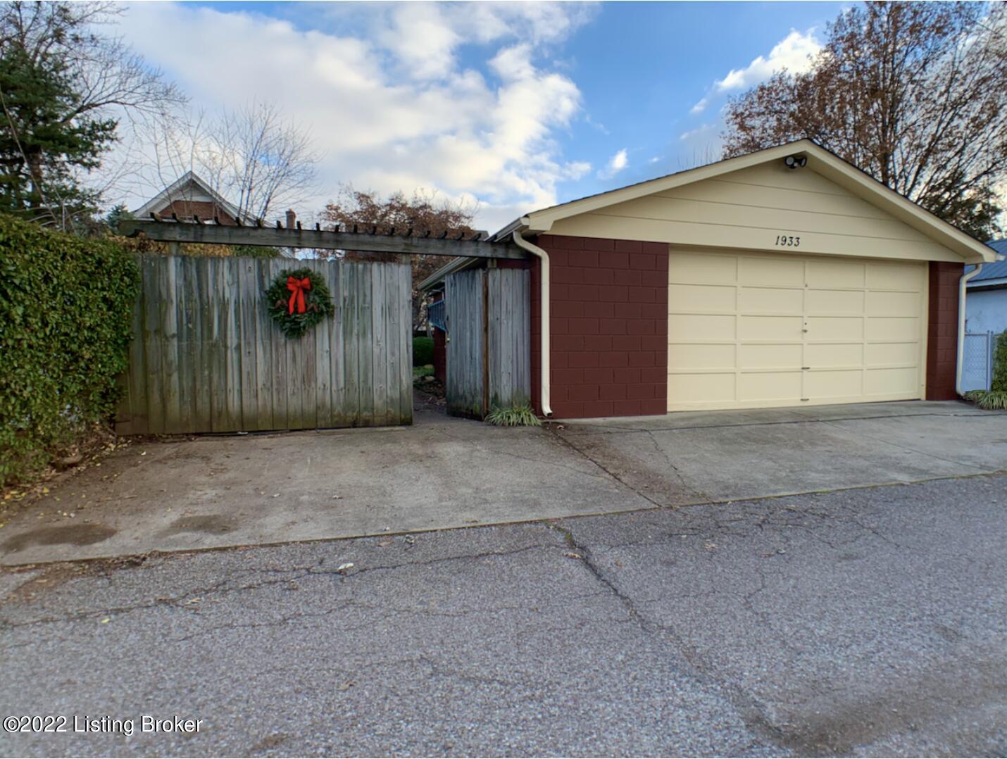 1933 Rutherford Avenue Louisville, KY 40205 - Photo 64 of 67 2 1/2 Car Concrete Block Garage