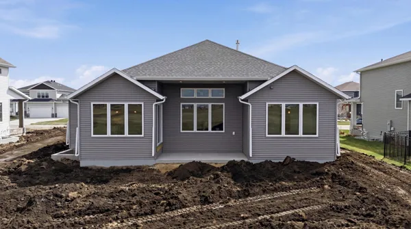 $919,900 | 2950 Prairie Farms Circle South, Fargo, ND 58104