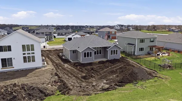 $919,900 | 2950 Prairie Farms Circle South, Fargo, ND 58104