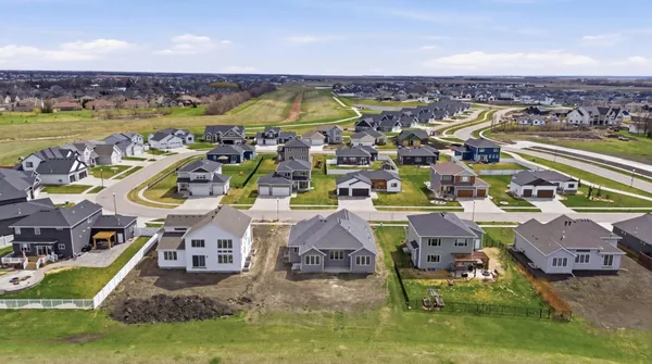 $919,900 | 2950 Prairie Farms Circle South, Fargo, ND 58104