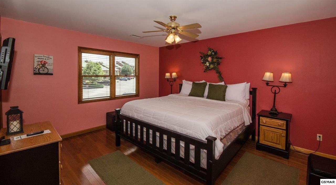 2044 Hickory Ridge Way, Unit THERIGHTPRESCRIPTION Sevierville, TN 37862 - Photo 19 of 32 Gallery Image 19