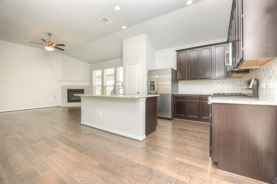 704 Bonnet Boulevard Georgetown, TX 78628 - Photo 10 of 40