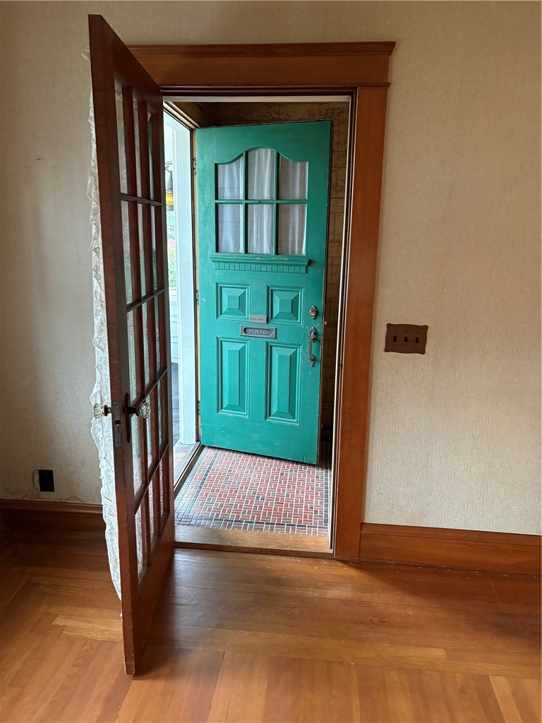 55 Stevens Road Cranston, RI 02910 - Photo 6 of 25