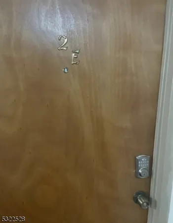 $250,000 | 712 North Broad Street, Unit 2E, Elizabeth, NJ 07208