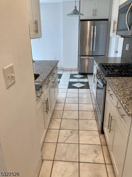712 North Broad Street, Unit 2E Elizabeth, NJ 07208 - Photo 12 of 19