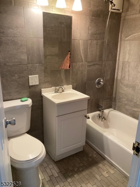 712 North Broad Street, Unit 2E Elizabeth, NJ 07208 - Photo 15 of 19