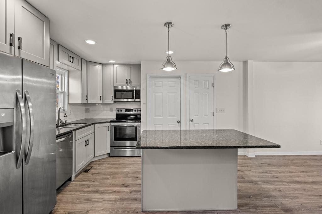 1775 Hunters Trace Burlington, KY 41005 - Photo 3 of 19