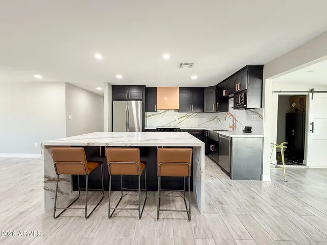 $2,795 | 13220 North 14th Avenue, Phoenix, AZ 85029