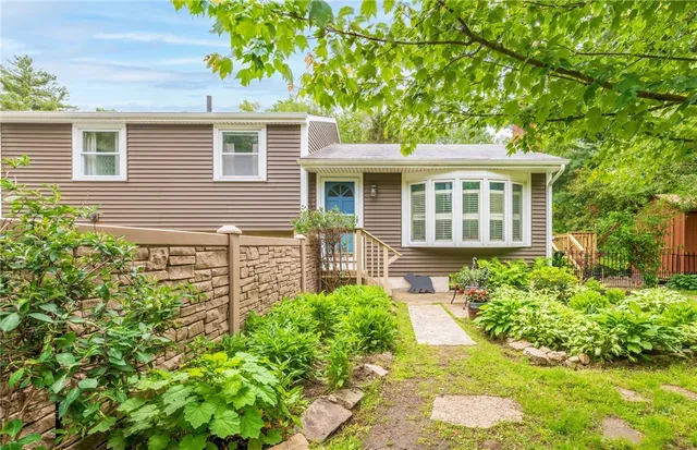 $400,000 | 860 Centerville Road, Warwick, RI 02886