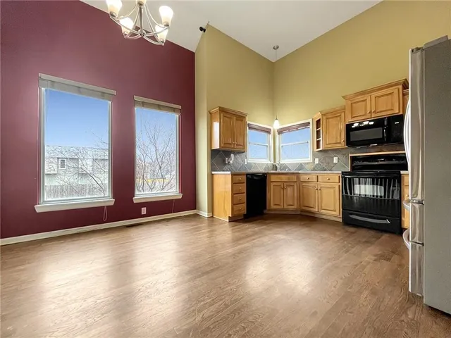 $325,000 | 775 North Spruce Street, Gardner, KS 66030