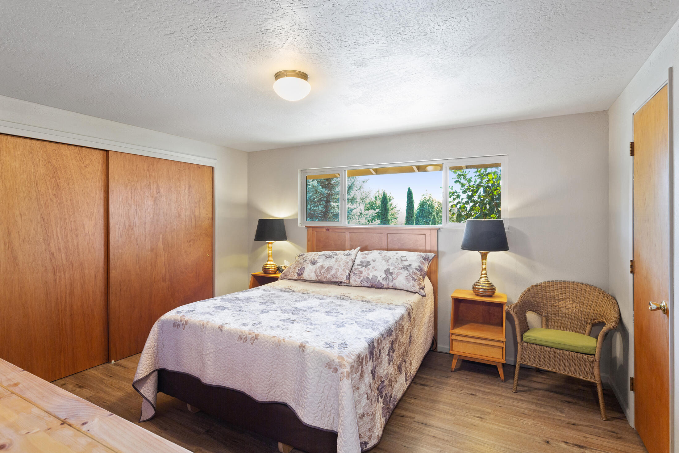 2375 Scoville Road Grants Pass, OR 97526 - Photo 12 of 25 Master Bedroom