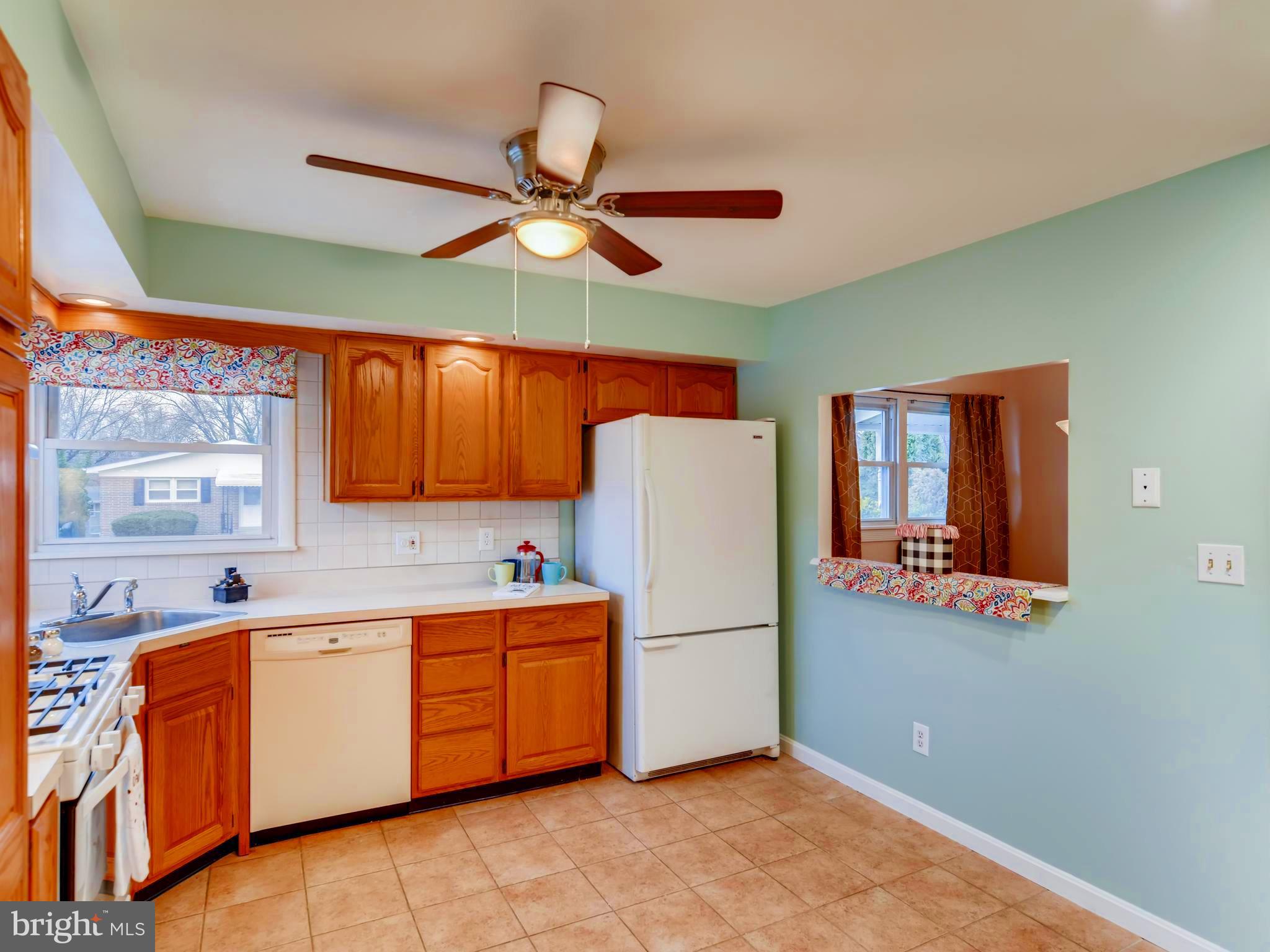 8614 Goldenwood Road Baltimore, MD 21237 - Photo 13 of 34 Abundant storage and pass-thru to DR