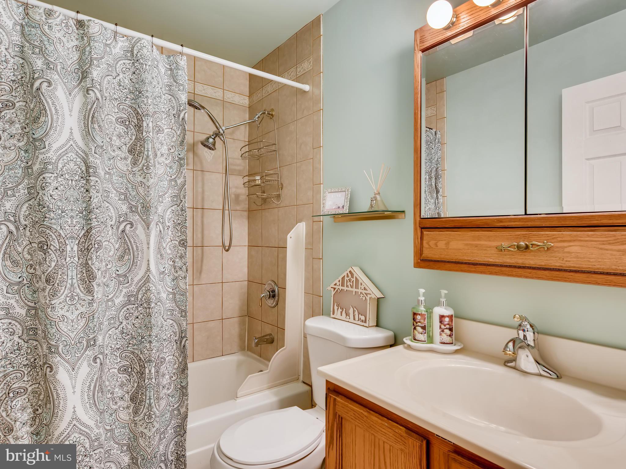 8614 Goldenwood Road Baltimore, MD 21237 - Photo 24 of 34 Main level full bath