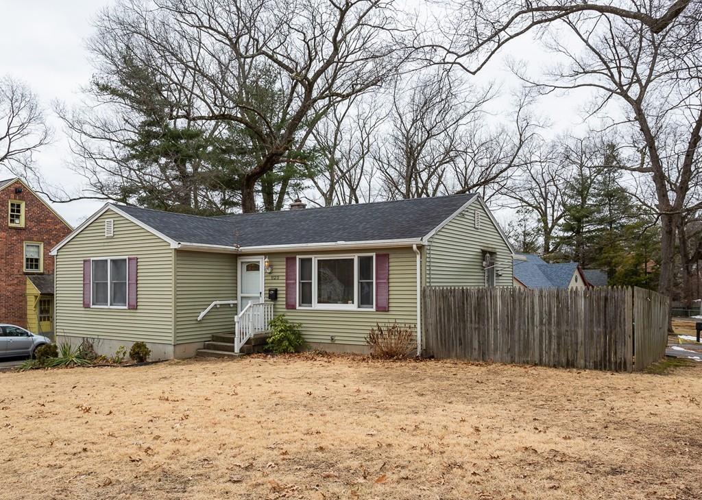 820 Roosevelt Avenue Springfield, MA 01109 - Photo 2 of 24 Gallery Image 2