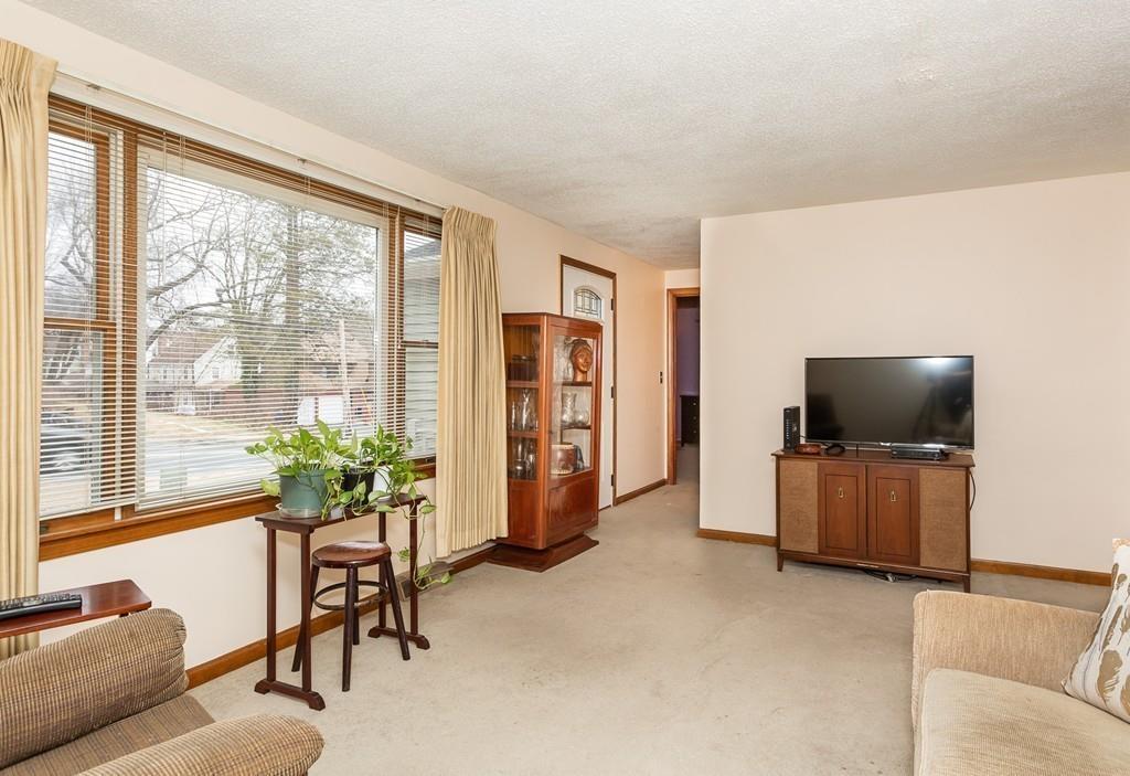 820 Roosevelt Avenue Springfield, MA 01109 - Photo 5 of 24 Gallery Image 5