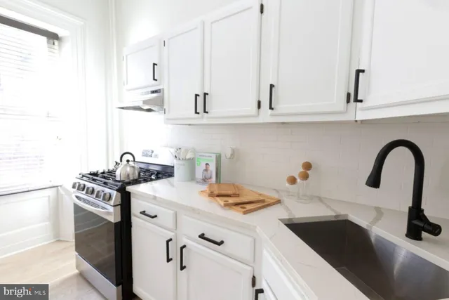 $800 | 838 Park Avenue, Unit 2B, Baltimore, MD 21201