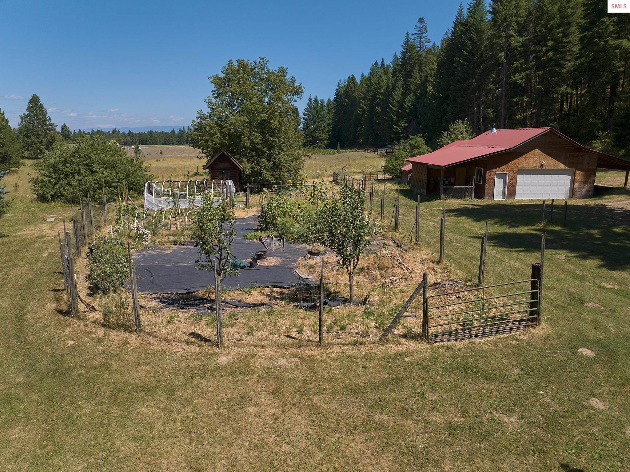 932 Green Pasture Road Naples, ID 83847 - Photo 3 of 62