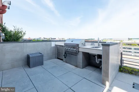 $2,100 | 1211 Van Street Southeast, Unit 1112, Washington, DC 20003