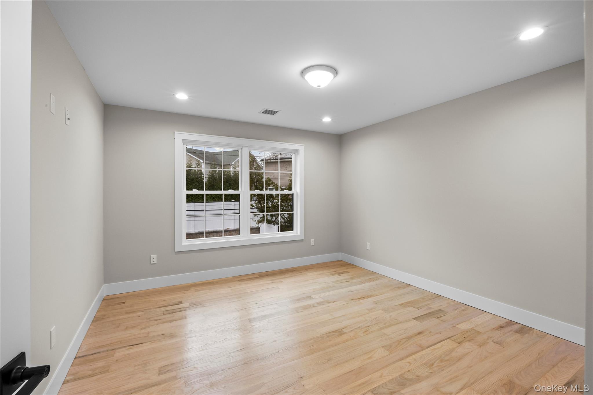 21 Devon Road Bethpage, NY 11714 - Photo 33 of 41