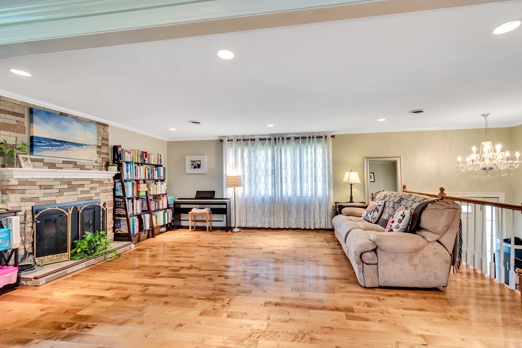 5 Donna Road Andover, MA 01810 - Photo 3 of 29