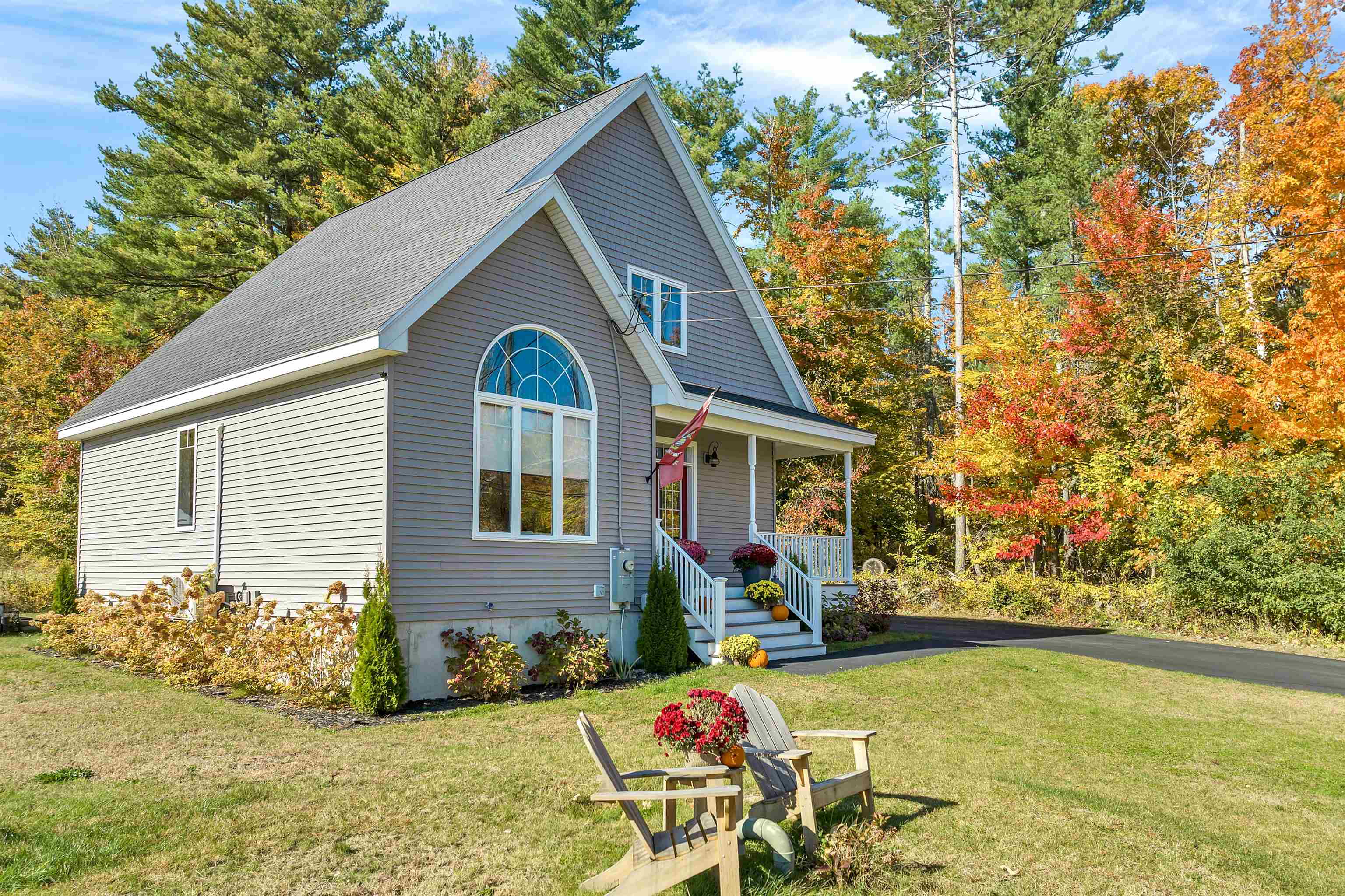 109 Tuftonboro Neck Road Mirror Lake, NH 03853 - Photo 1 of 35 Gallery Image 1