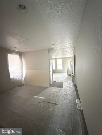 a view of empty room with window
