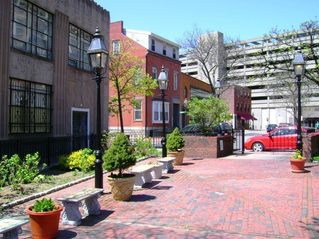 9 Fayette Street, Unit 4 Boston, MA 02116 - Photo 19 of 20 a view of a building with potted plants