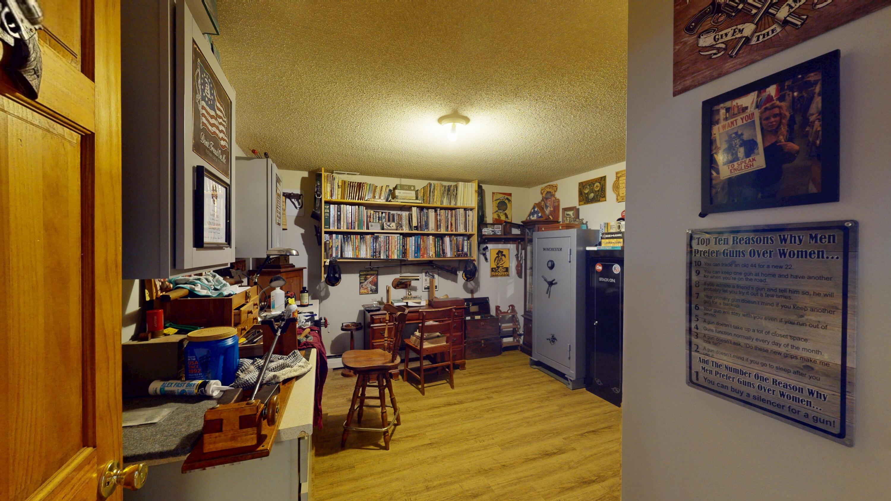 303 Phinney Farm Road Lincoln, ME 04457 - Photo 21 of 37 303-Phinney-Farm-Rd-Spare-Room