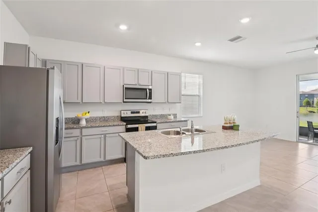 $2,200 | 285 Mangrove Shade Circle, Apollo Beach, FL 33572