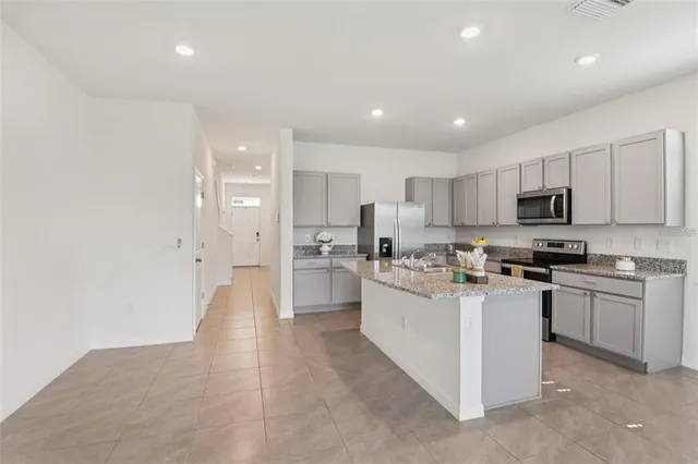 $2,200 | 285 Mangrove Shade Circle, Apollo Beach, FL 33572