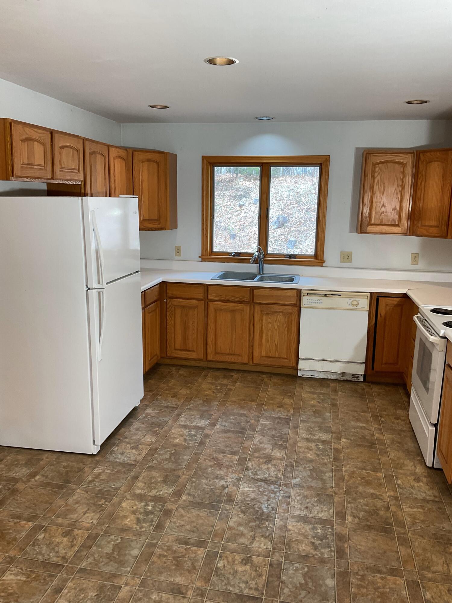 36 Sabino Road West Bath, ME 04530 - Photo 18 of 41 36 Sabino Kitchen 3