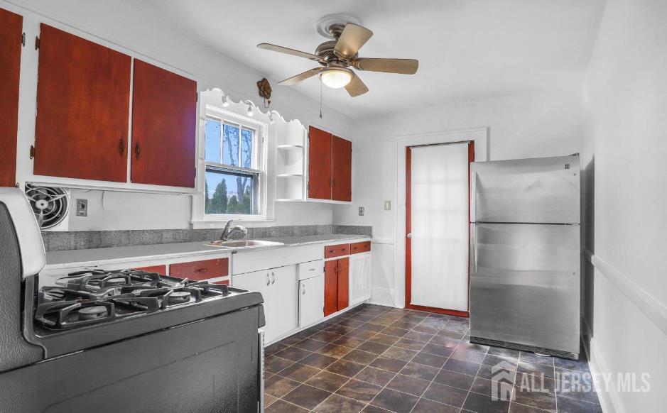 67 Pleasant Avenue Edison, NJ 08837 - Photo 16 of 17