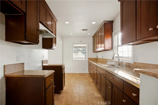 $799,000 | 6019 Florence Avenue, South Gate, CA 90280