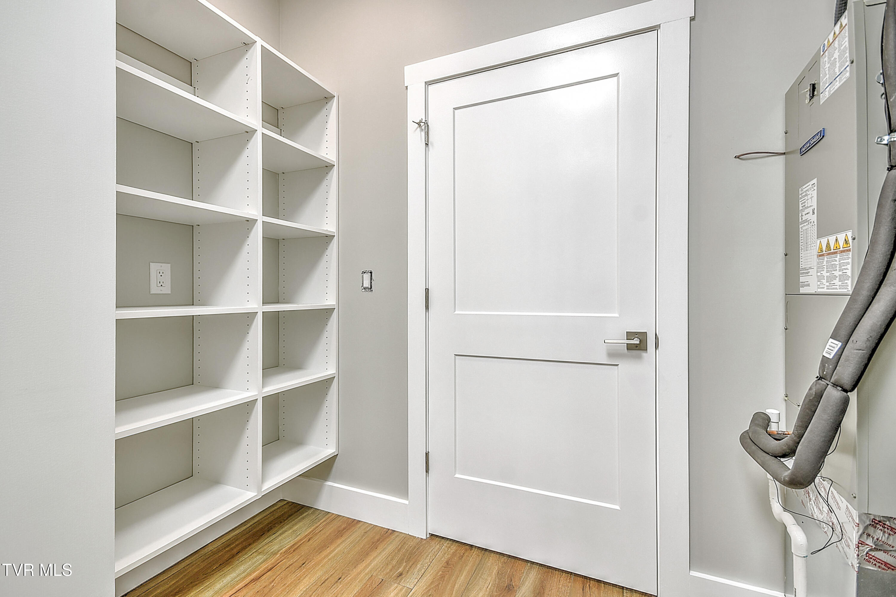 1797 Rock Springs Road Kingsport, TN 37664 - Photo 15 of 39 1805 Rock Springs RD TV-8