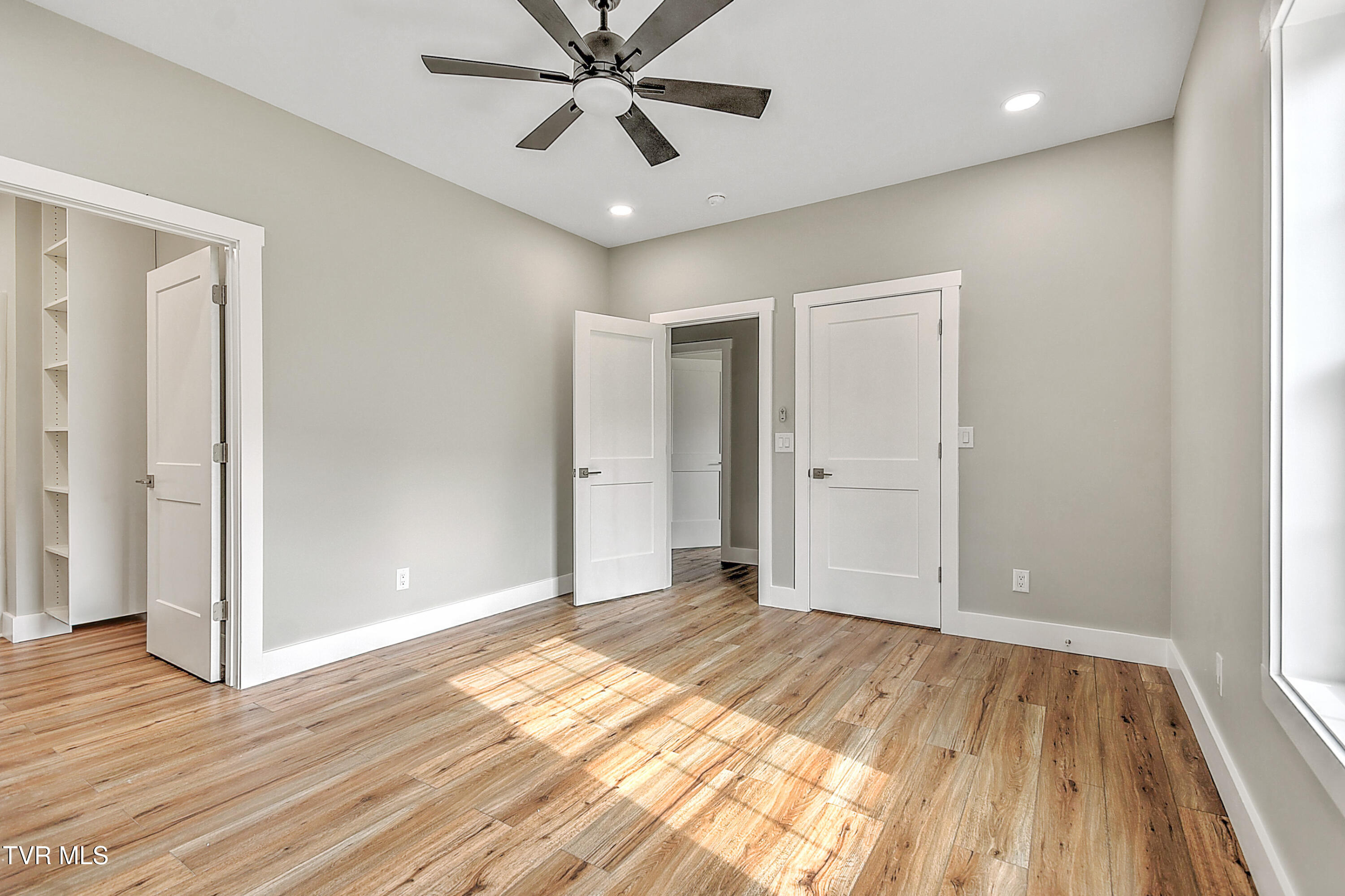 1797 Rock Springs Road Kingsport, TN 37664 - Photo 21 of 39 1805 Rock Springs RD TV-11