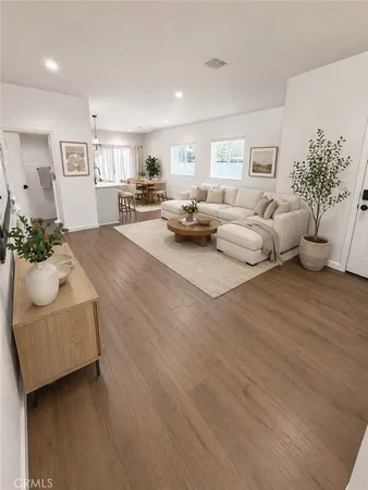 $4,500 | 1521 West 37th Place, Los Angeles, CA 90018