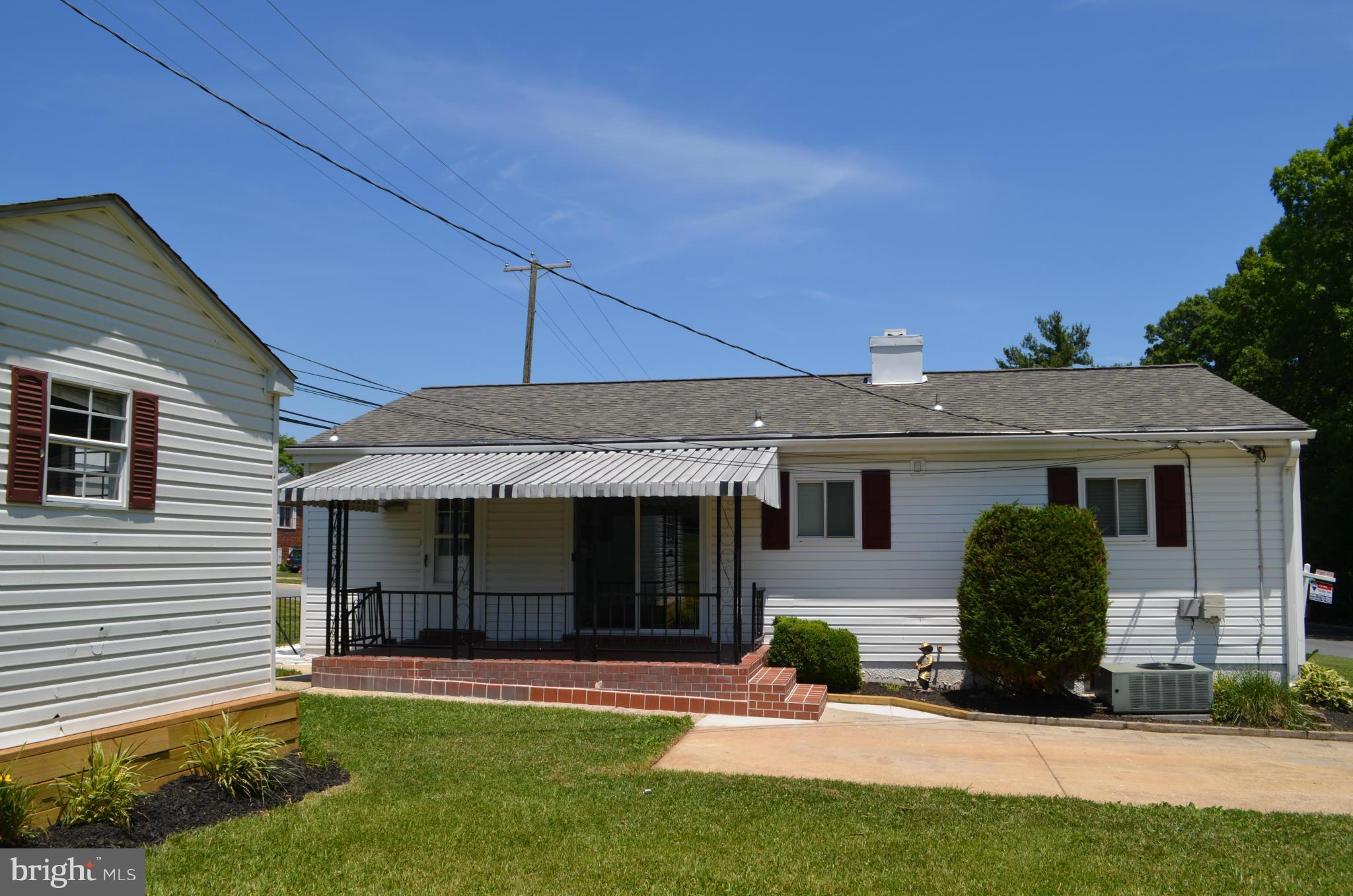 6101 Collinsway Road Catonsville, MD 21228 - Photo 15 of 17 Porch