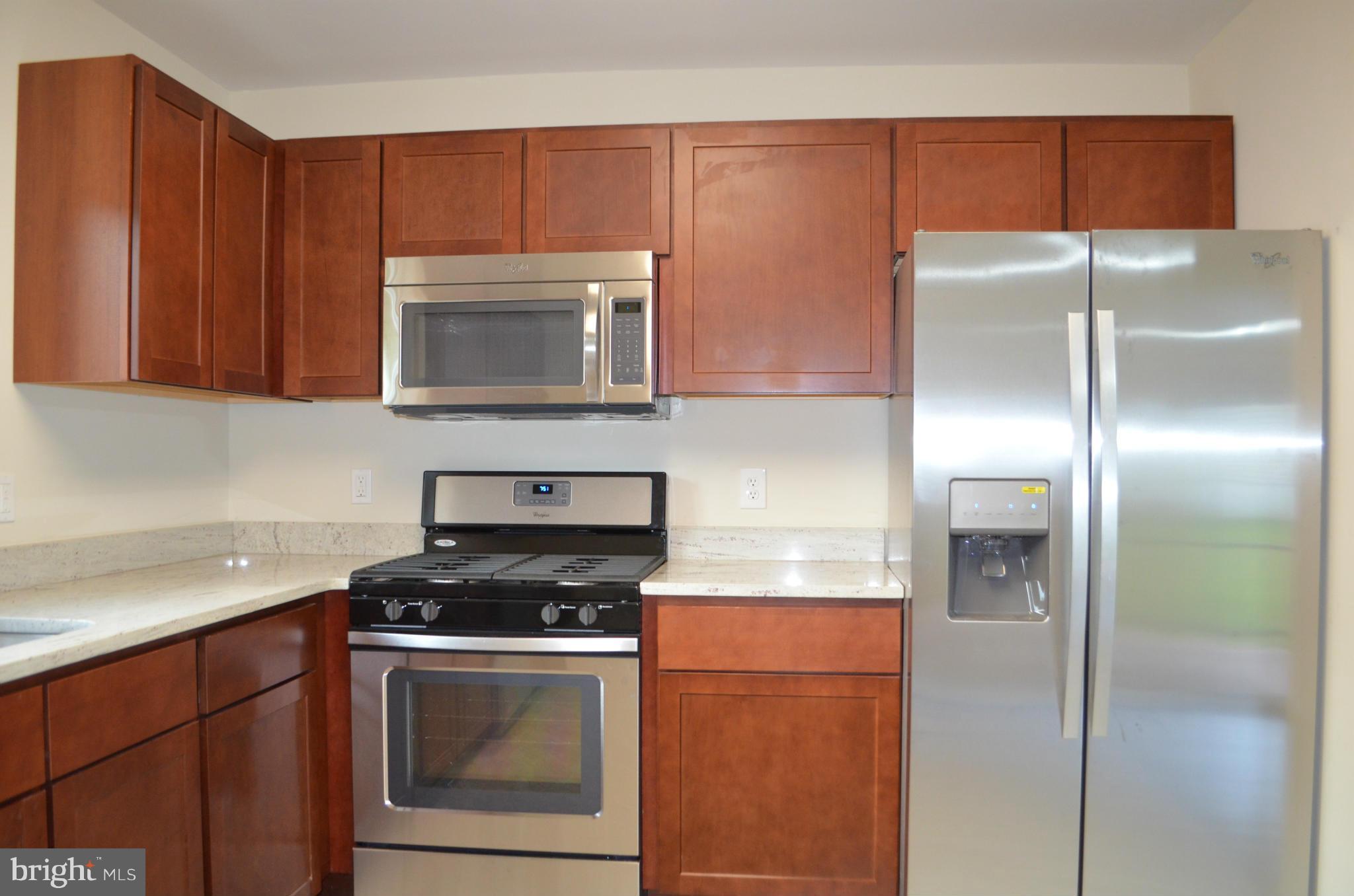 6101 Collinsway Road Catonsville, MD 21228 - Photo 4 of 17 Kitchen