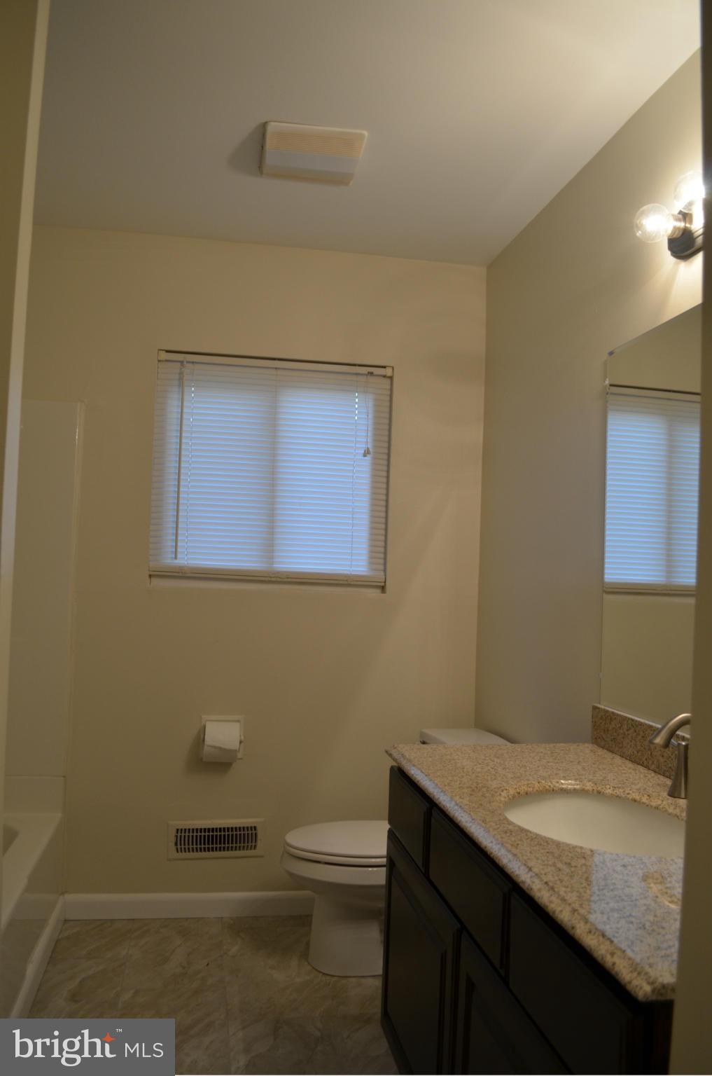 6101 Collinsway Road Catonsville, MD 21228 - Photo 9 of 17 Bath